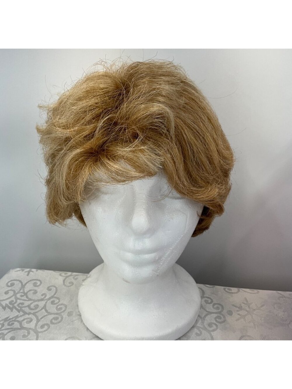 Paula‎ Young Wig London Golden Lights SF613/14 Blonde Synthetic Hair